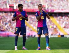 包含萨拉赫新星反败为胜表现突出，西班牙队前途光明！比赛高潮迭起的词条