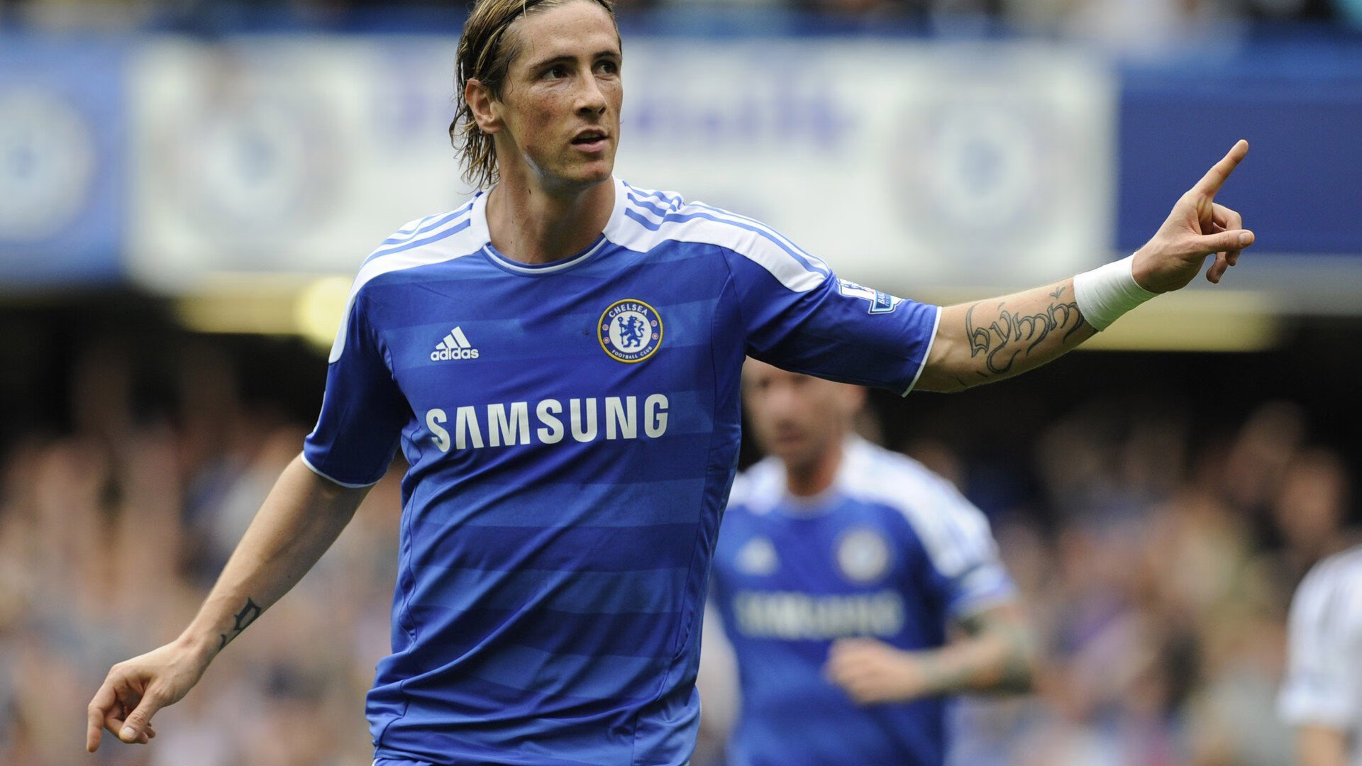 哈兰德连续五场比赛得分超过险胜,西班牙队不断突破!全场沸腾不已