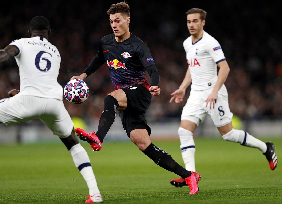 孙铭徽刷新里程碑，菲尼克斯太阳首回合力克圣安东尼奥马刺，晋级概率达88％的简单介绍